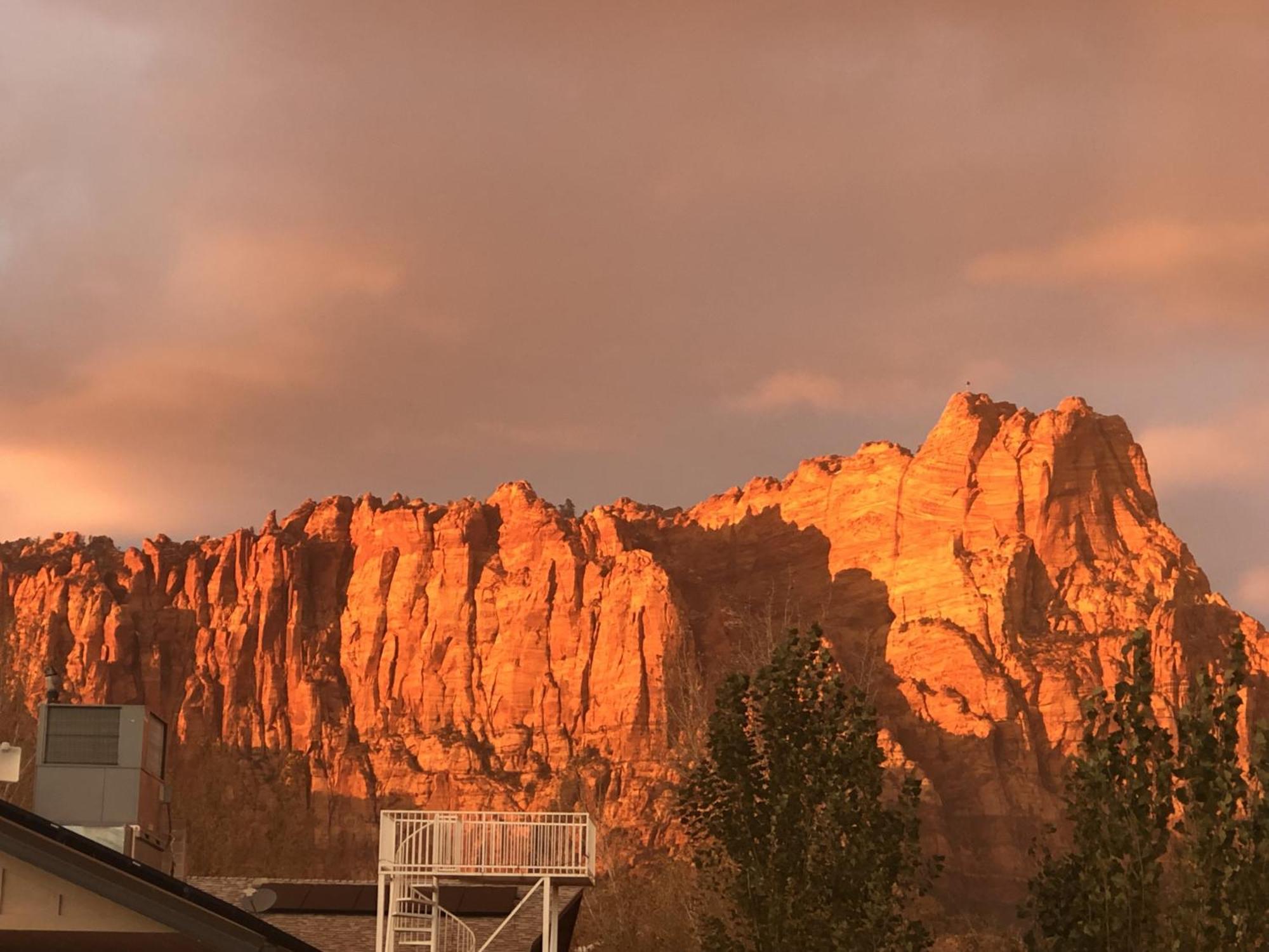 Zion Cliff Lodge Hildale エクステリア 写真